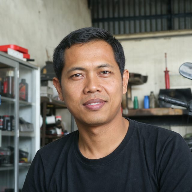 Pak Hendra, pemilik Maju Jaya Motor